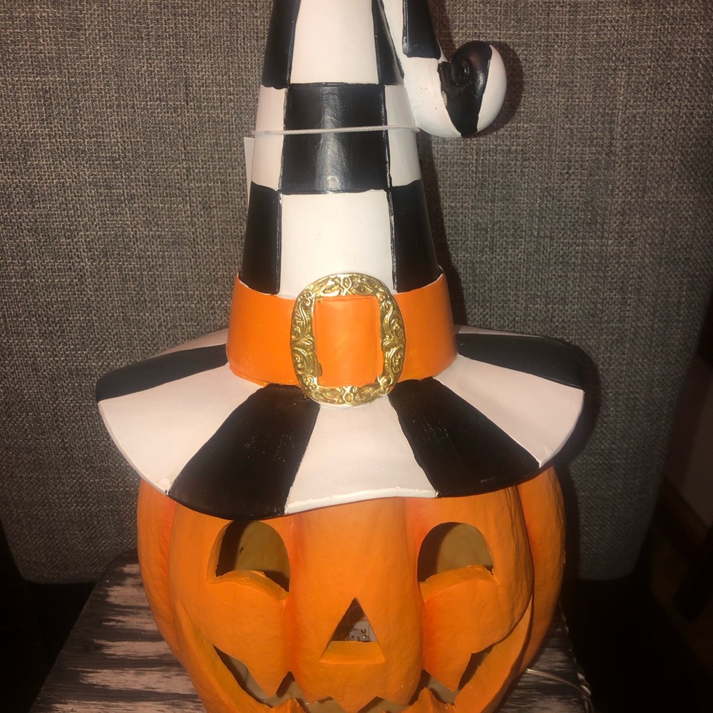 🎃 Checkered Witch Hat Jack-O'-Lantern Pumpkin Decor - light up